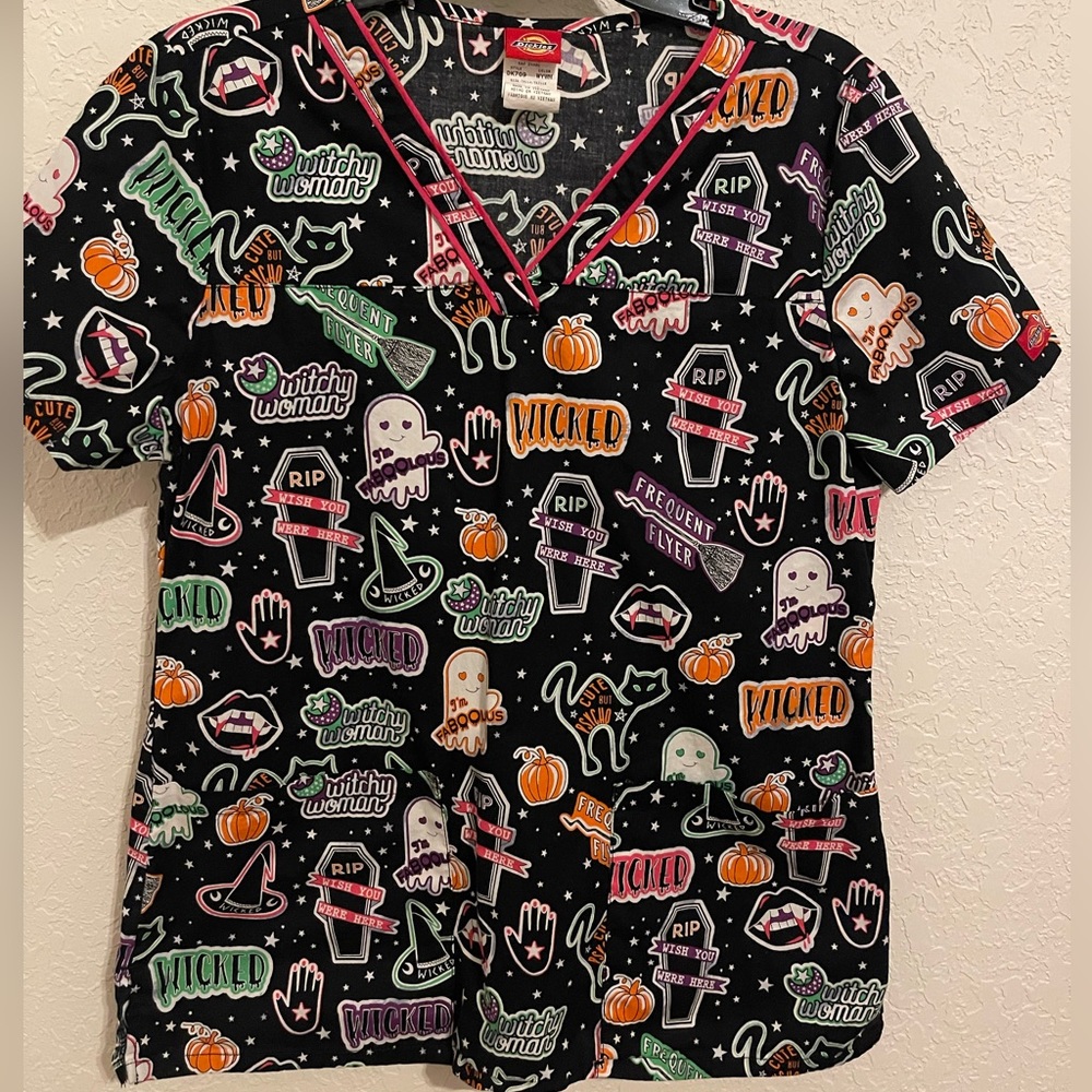 Dickies Halloween Women’s Scrub Top Wicked Witch Medium